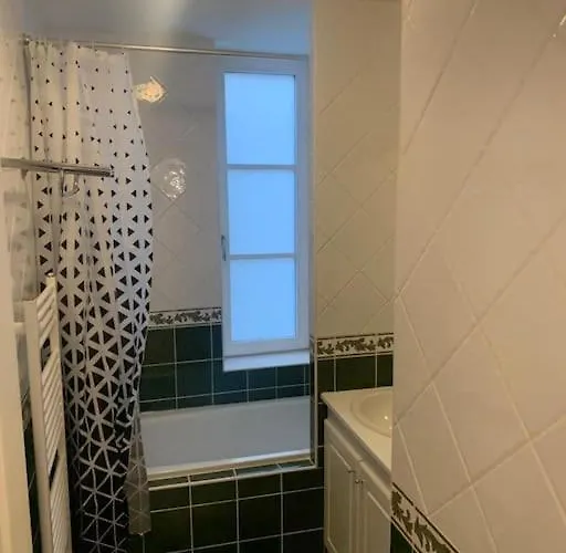 T4 En Centre-ville, Proche Gare Avec Parking Appartement *